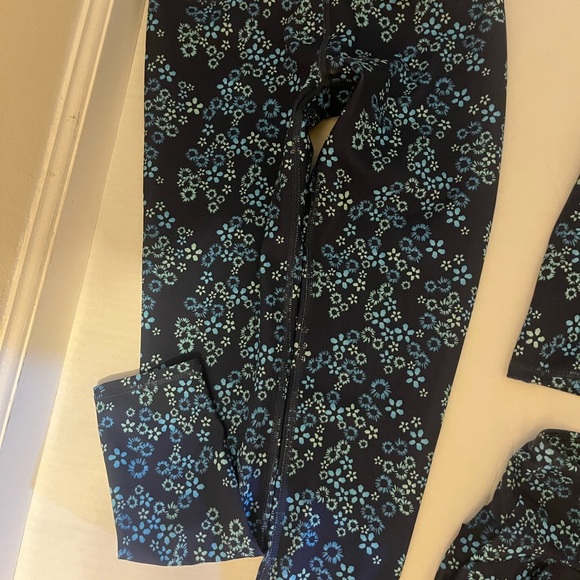 All in Motion Kids Matching Set - Black and Blue Floral - Picture 4 of 5